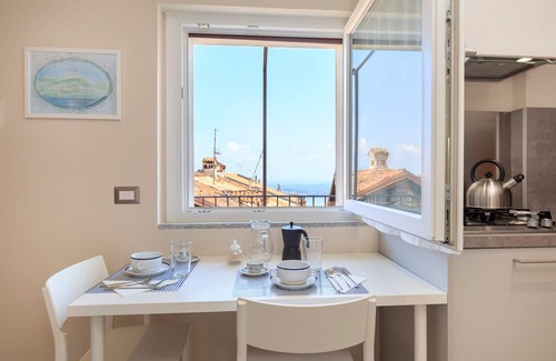 Massino Visconti Apartment | Apartment with lake view terrace
