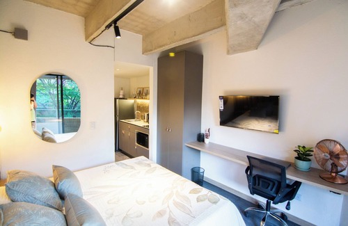 Suramericana Hotel | Apartment with balcony in Laureles