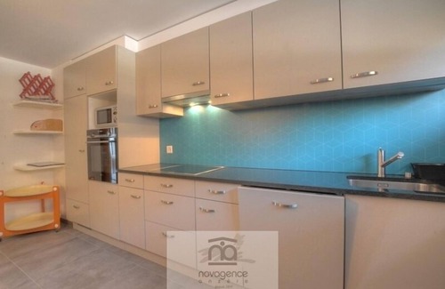Anzere Apartment | Apartment with entrance, 2 bedrooms with 2 single beds each, 1 bathroom and 1 separate WC. Very big