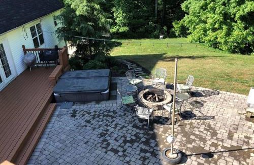 Ashley Oaks Apartment | Apartment with hot tub & a pool!