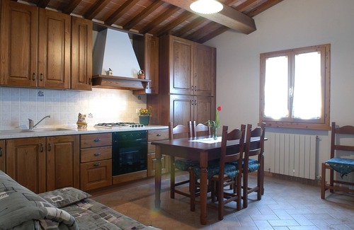 Gambassi Terme Apartment | APARTMENT WITH LARGE PRIVATE GARDEN IN FRONT.IDEAL FOR RELAXING