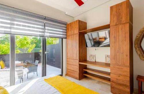 Playa Paraiso Apartment | Apartment with Private Jacuzzi, Rooftop Pools & Free beach club
