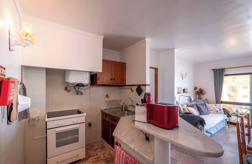 Salema Apartment | Apartment with sea views right on the beach