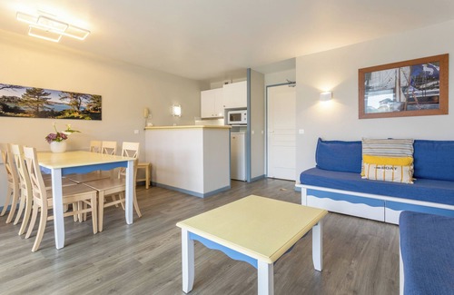 Treboul Apartment | Apartment with Sea View, Shared Pool and Wi-Fi