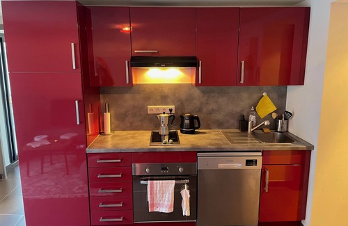 Mazargues Apartment | Apartment with spacious backyard and private garage in the heart of Mazargues