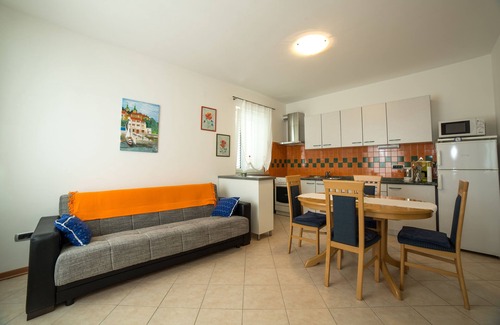 Volosko Apartment | Apartment with terrace, sea view and parking in its own courtyard
