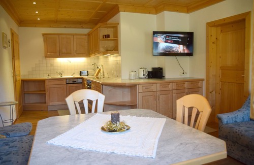 Innervillgraten Apartment | Apartmenthaus Gutwenger, Apartment limestone