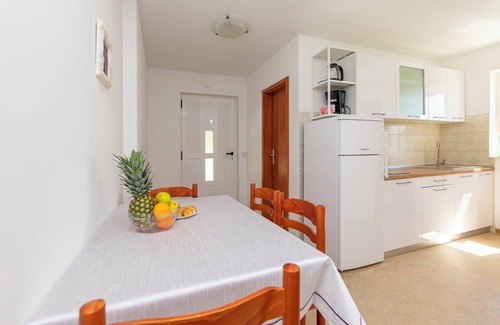 Mimice Apartment | Apartments Adriatic Blue With Pool