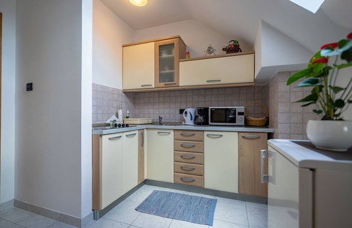 Vranovaca Apartment | Apartments and Room Robert (80821-A1) - Korenica