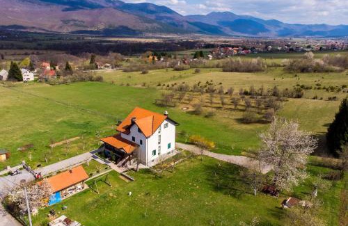 Vranovaca Apartment | Apartments and Room Robert