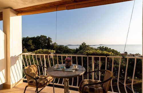 Plat Apartment | Apartments Belenum - Double Room with Balcony and Sea View (no.2)