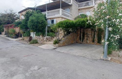 Milna Apartment | Apartments by the sea Milna, Vis - 8917