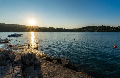 Necujam Apartment | Apartments by the sea Necujam, Solta - 16729