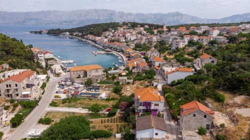 Povlja Apartment | Apartments by the sea Povlja, Brac - 16792
