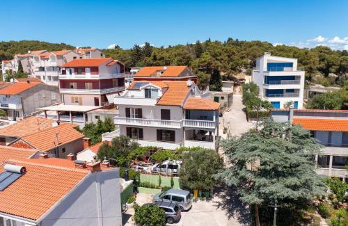 Tijesno Apartment | Apartments by the sea Tisno, Murter - 812