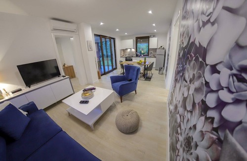 Lohovo House | Apartments Edy /Villa Edy