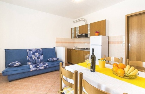 Lovrecica Apartment | Apartments Graciella, (14129), Lovrečica, Croatia