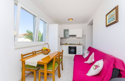 Necujam Apartment | Apartments Kažimir (45981-A1) - Necujam - island Solta