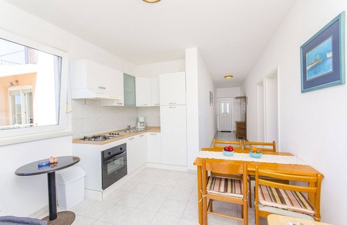 Necujam Apartment | Apartments Kažimir (45981-A3) - Necujam - island Solta