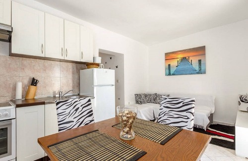 Znjan Apartment | Apartments Marasovic - Roko