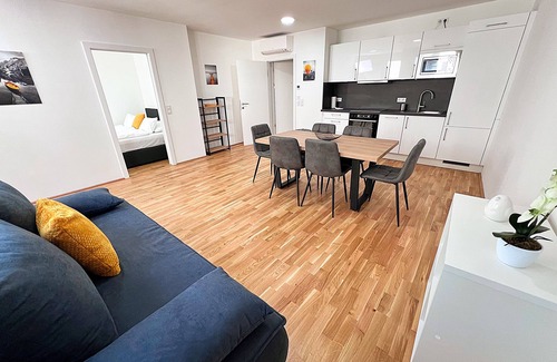 Funfhaus Apartment | Apartments next to Public Transport GG13