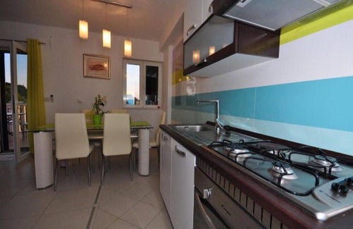 Prvic Luka Apartment | Apartments Njoko (11182-A1) - Prvic Sepurine