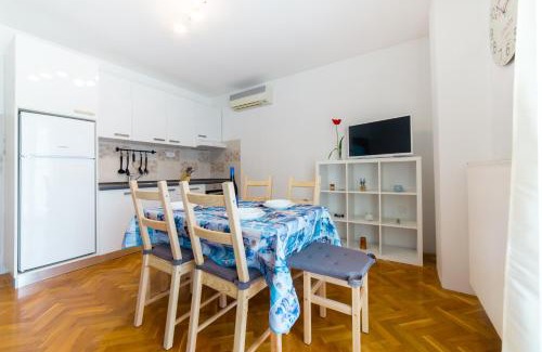Trinajstici Apartment | Apartments Raspolic