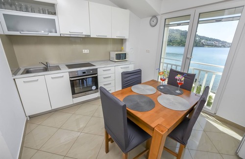 Podglavica Apartment | Apartments Silvana (23221-A3) - Rogoznica