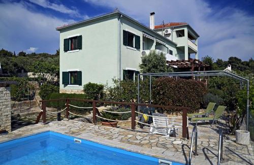 Maslinica Apartment | Apartments Toni