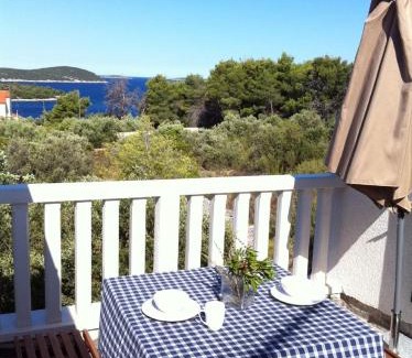 Maslinica Apartment | Apartments Voga