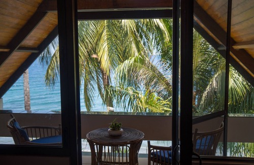 Zamboanguita House | Apoview Beachhouse. Beach, Beauty, Bliss