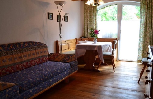 Faistenau Bed & Breakfast | App. 6 - Pension Alpenblick