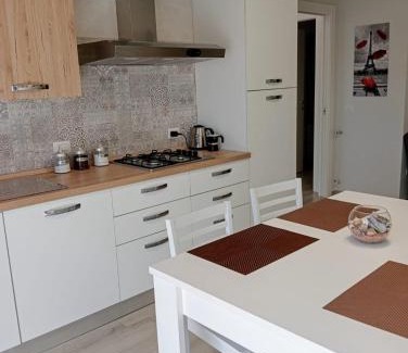 Sant'Agata di Militello Apartment | Appartamento Moderno in Centro città