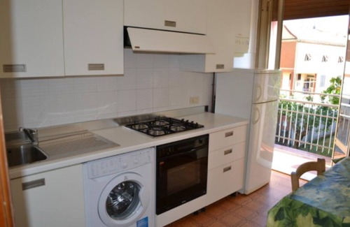 Fiumaretta Apartment | 'Appartamento 17' Near the Beach with Wi-Fi & Balcony