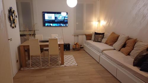 Castelleone Apartment | Appartamento 93 di andrea sonzogni