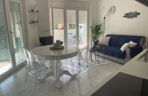 Calambrone House | Appartamento a 20 metri dal mare.