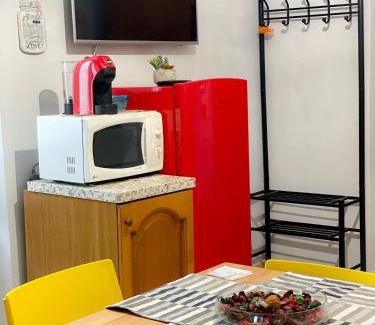 Zona XI San Vittorino Apartment | Appartamento da Paoletta a San Vittorino, Roma