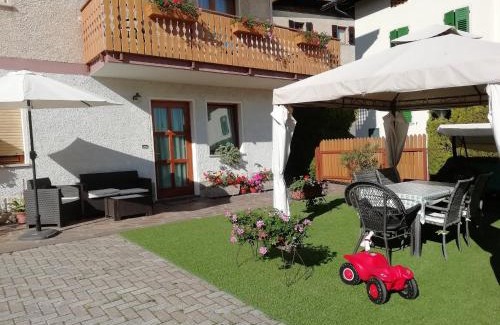 Coredo Apartment | Appartamento "Laghet" a piano terra con giardino