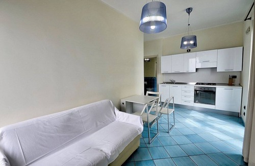 Acciaroli House | Appartamento Torre Caleo F: A charming apartment located right on the beach, with Free WI-FI.