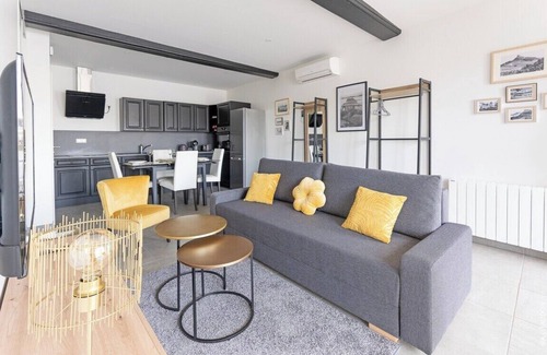 Replonges Apartment | Appartement T2 Climatisé "Le Quai 391" Vue Imprenable sur la Saône et Mâcon