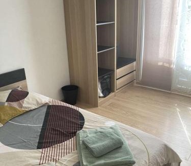 Saint-Etienne-du-Rouvray Apartment | Appartement 6 couchages environnement paisible