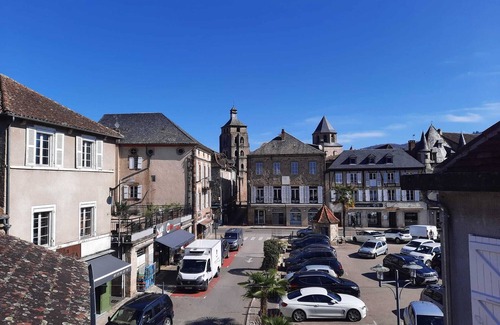 Beaulieu-sur-Dordogne Apartment | Appartement Avec Belle Vue, Très Proche du Centre de Bealieu