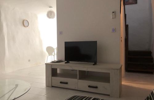 Saint-Paulet-de-Caisson Apartment | Appartement au calme 4 personnes
