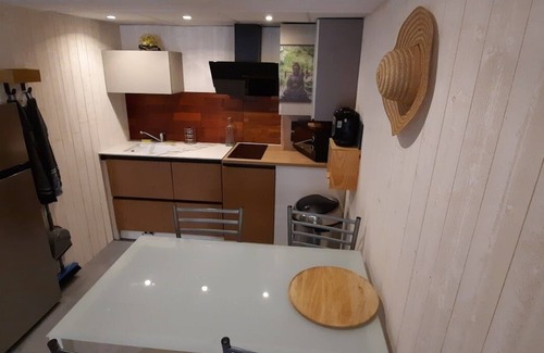 Merignac Apartment | Appartement à 5 Minutes de L'aéroport + 550m Tramway