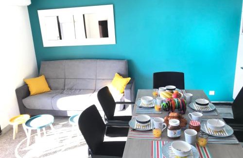 Antibes Apartment | Appartement 3 pieces, refait a neuf, haut standing, piscine, mer a pieds