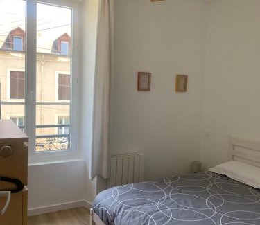 Loures-Barousse Apartment | Appartement 3chambres avec jardin partagé