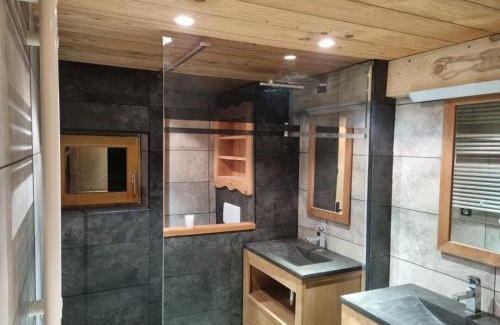 Champagny-en-Vanoise Apartment | Appartement avec vue panoramique à Champagny - La Joubarbe