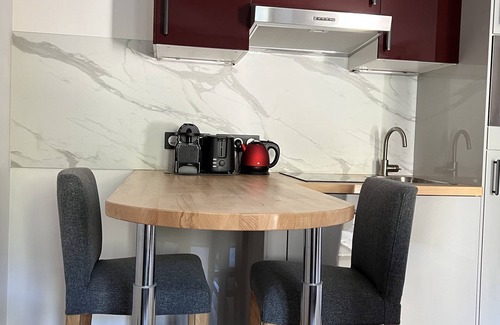 Le Bourg-d'Oisans Apartment | Appartement Avec Sauna et Wifi, au Coeur du Village, Avec vue sur la Montagne