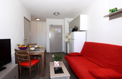 Les Angles Condo | Appartement Abordable | Accès Piscine Intérieure