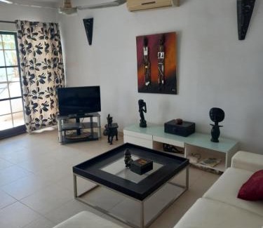 Saly Apartment | Appartement "AMINA" mit Pool